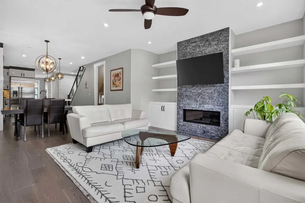 2234 28 Street SW Calgary AB T3E 2H6