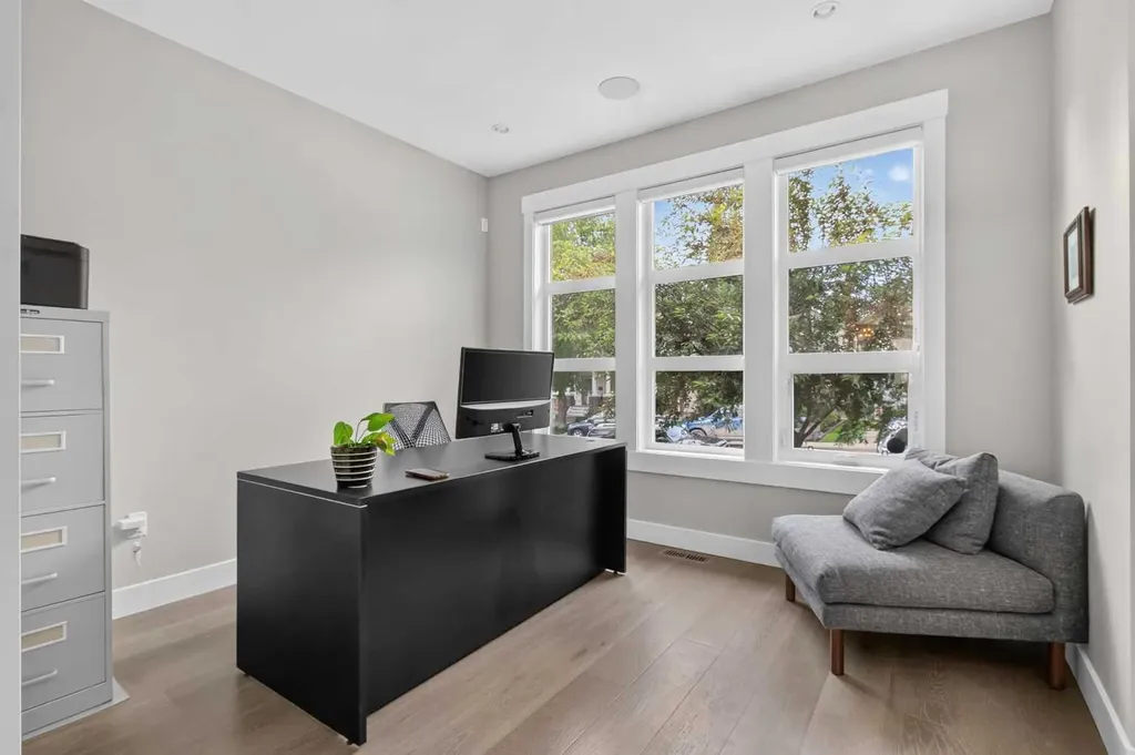 2234 28 Street SW Calgary AB T3E 2H6