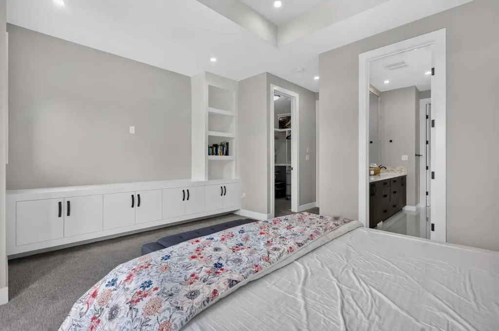 2234 28 Street SW Calgary AB T3E 2H6
