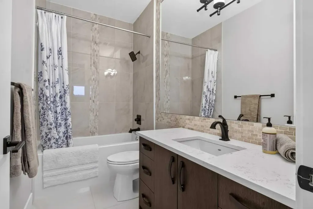 2234 28 Street SW Calgary AB T3E 2H6