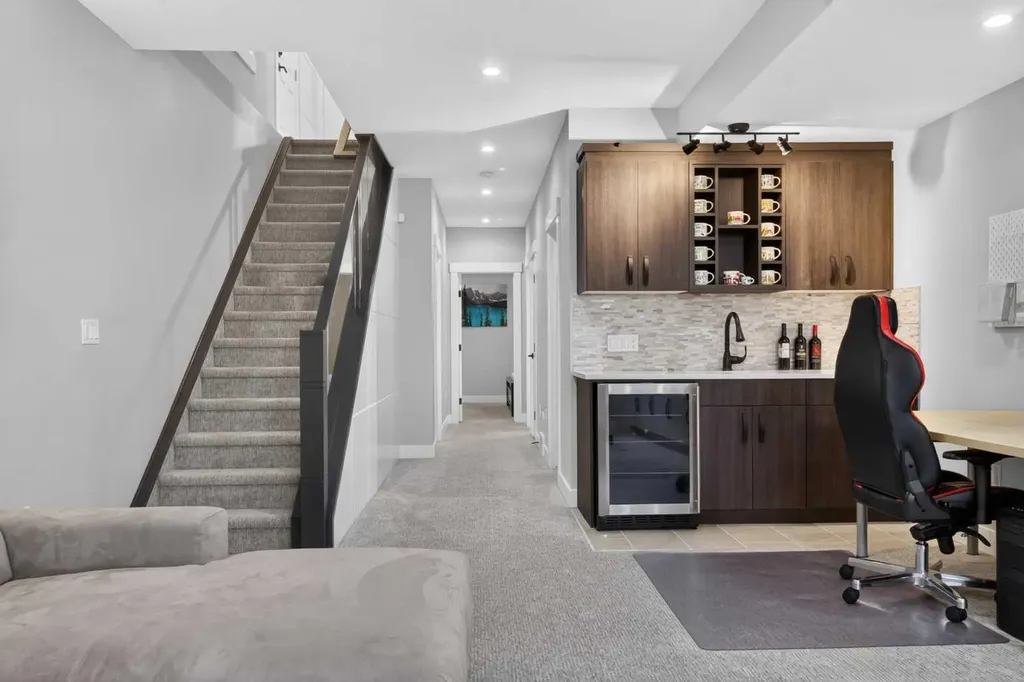 2234 28 Street SW Calgary AB T3E 2H6