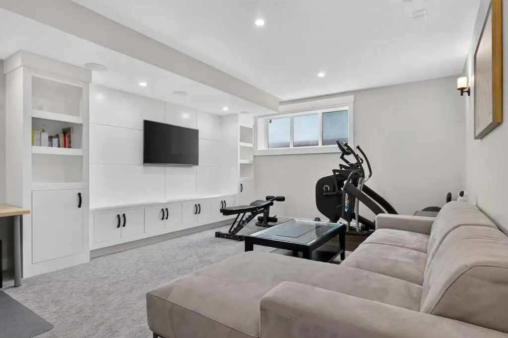 2234 28 Street SW Calgary AB T3E 2H6