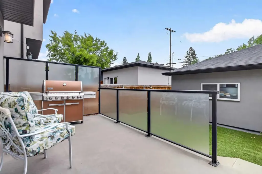 2234 28 Street SW Calgary AB T3E 2H6