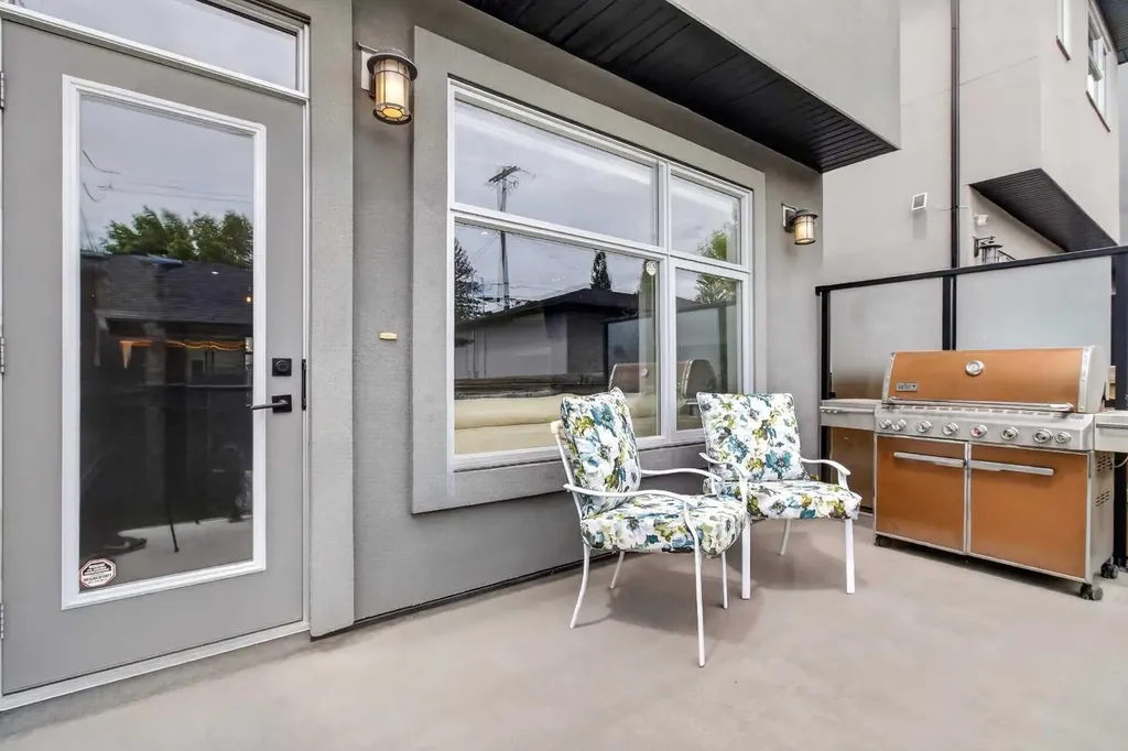 2234 28 Street SW Calgary AB T3E 2H6