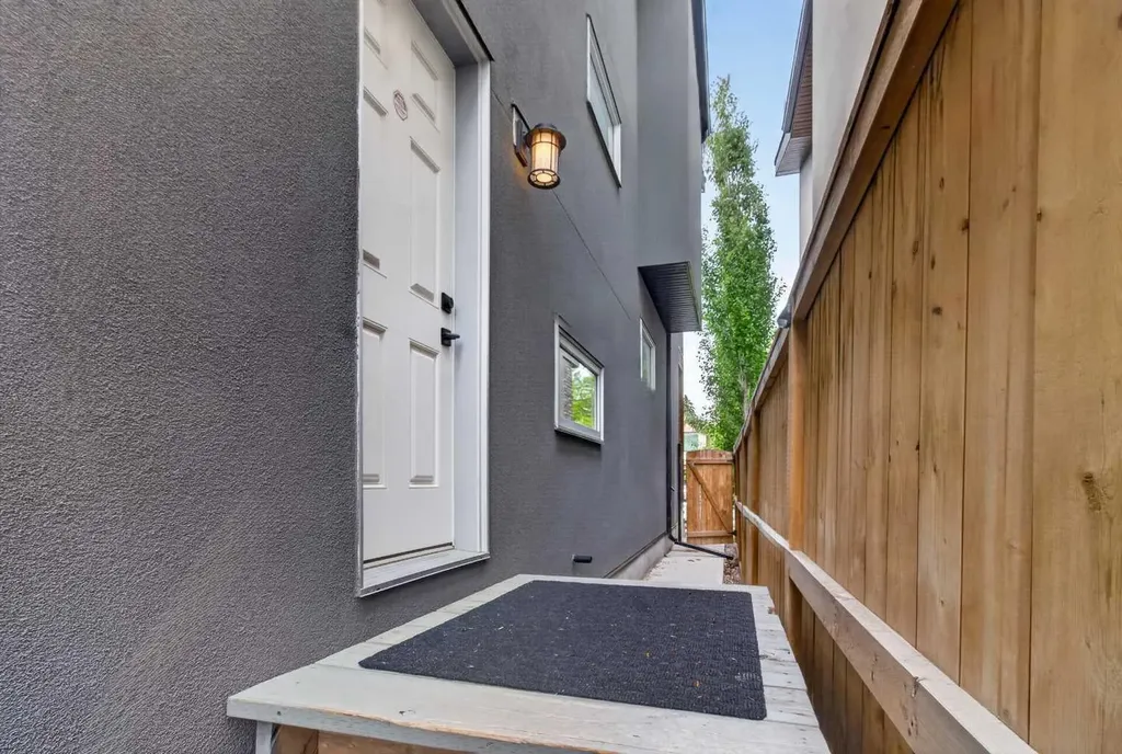 2234 28 Street SW Calgary AB T3E 2H6