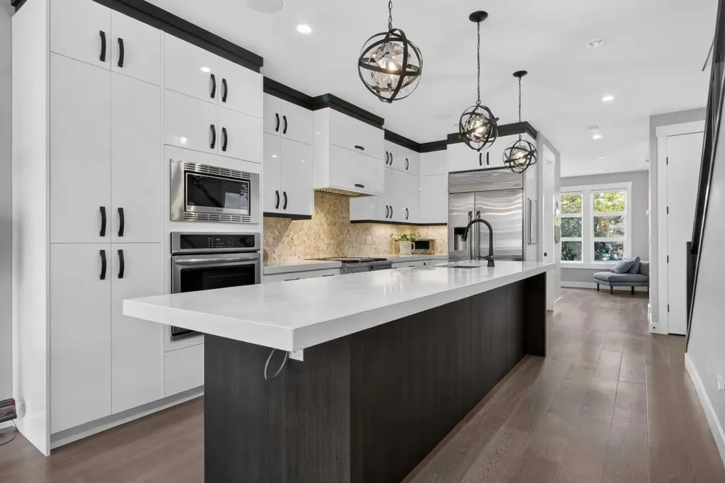 2234 28 Street SW Calgary AB T3E 2H6