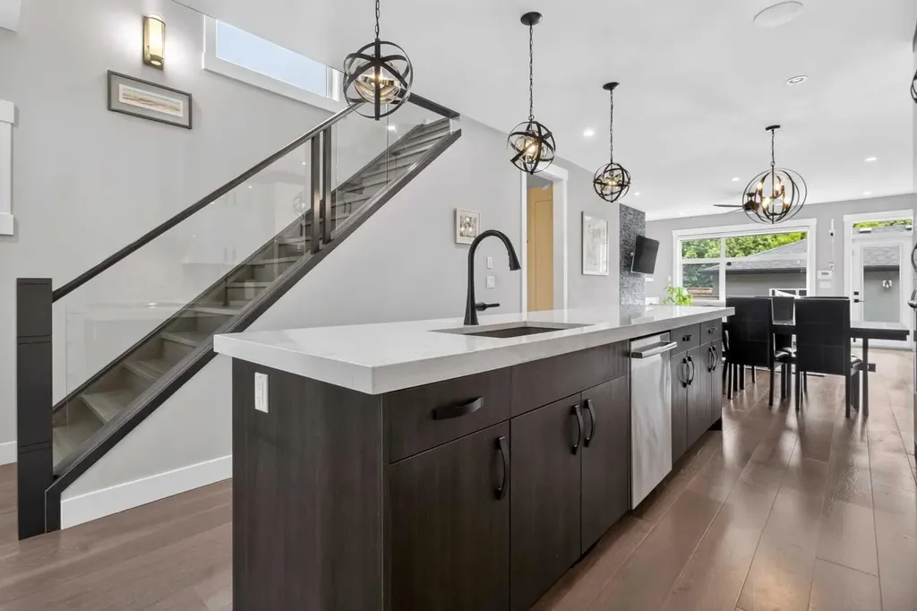 2234 28 Street SW Calgary AB T3E 2H6