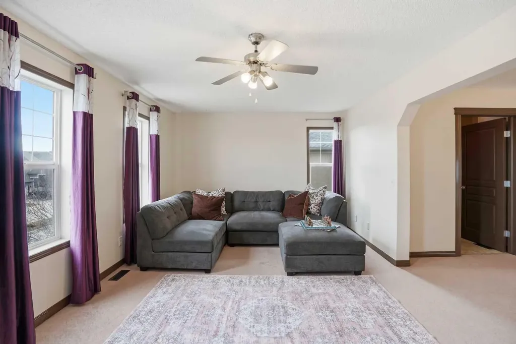 6 Springborough Green SW Calgary AB T3H5M6