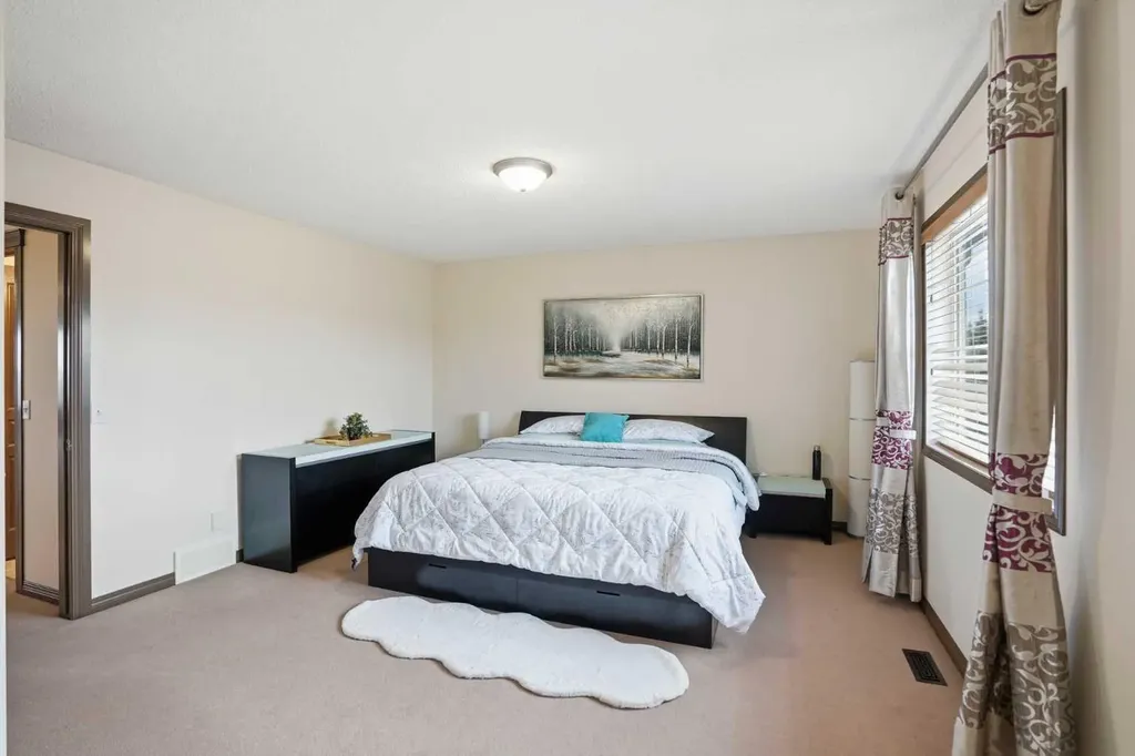 6 Springborough Green SW Calgary AB T3H5M6