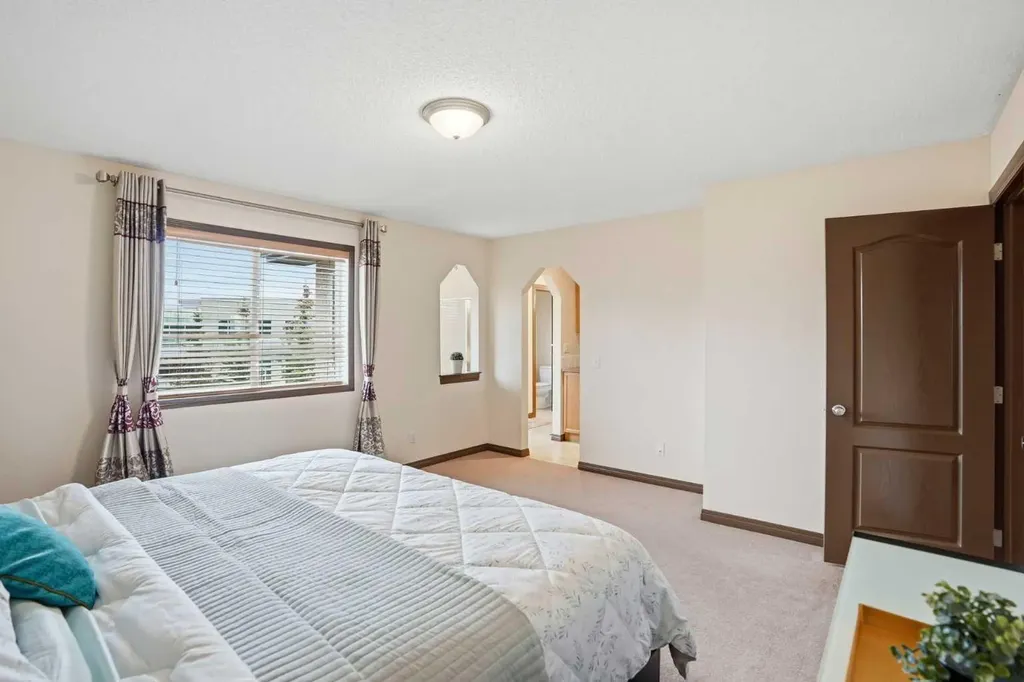 6 Springborough Green SW Calgary AB T3H5M6