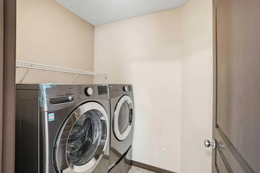 6 Springborough Green SW Calgary AB T3H5M6