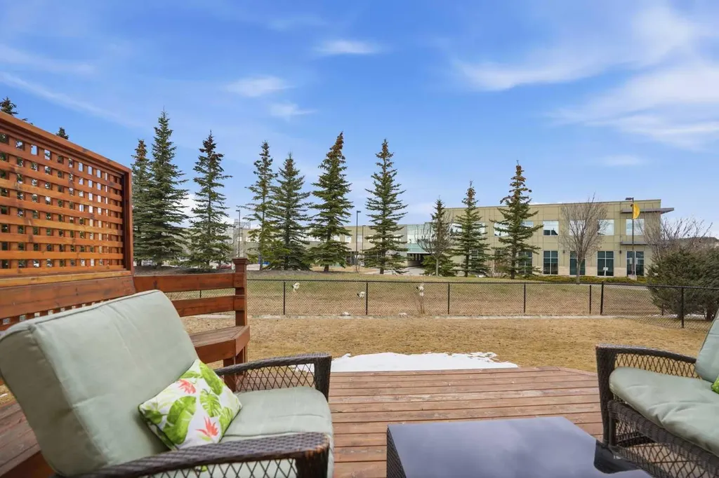 6 Springborough Green SW Calgary AB T3H5M6