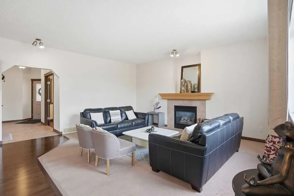 6 Springborough Green SW Calgary AB T3H5M6