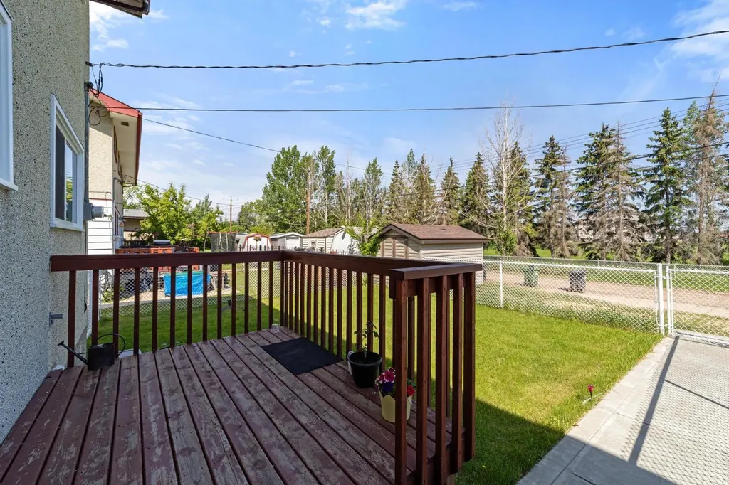 6404B 45 Avenue Camrose AB T4V 0C2