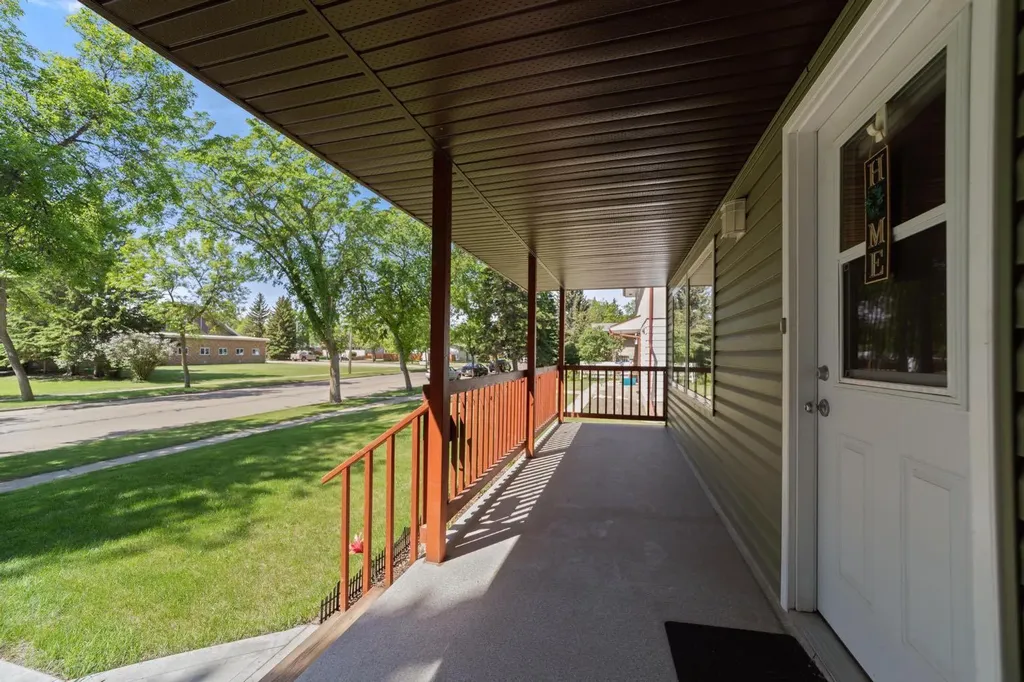 6404B 45 Avenue Camrose AB T4V 0C2