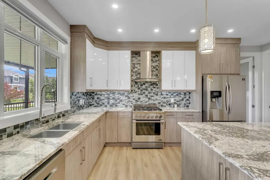 876 East Lakeview Road Chestermere AB T1X 0W7