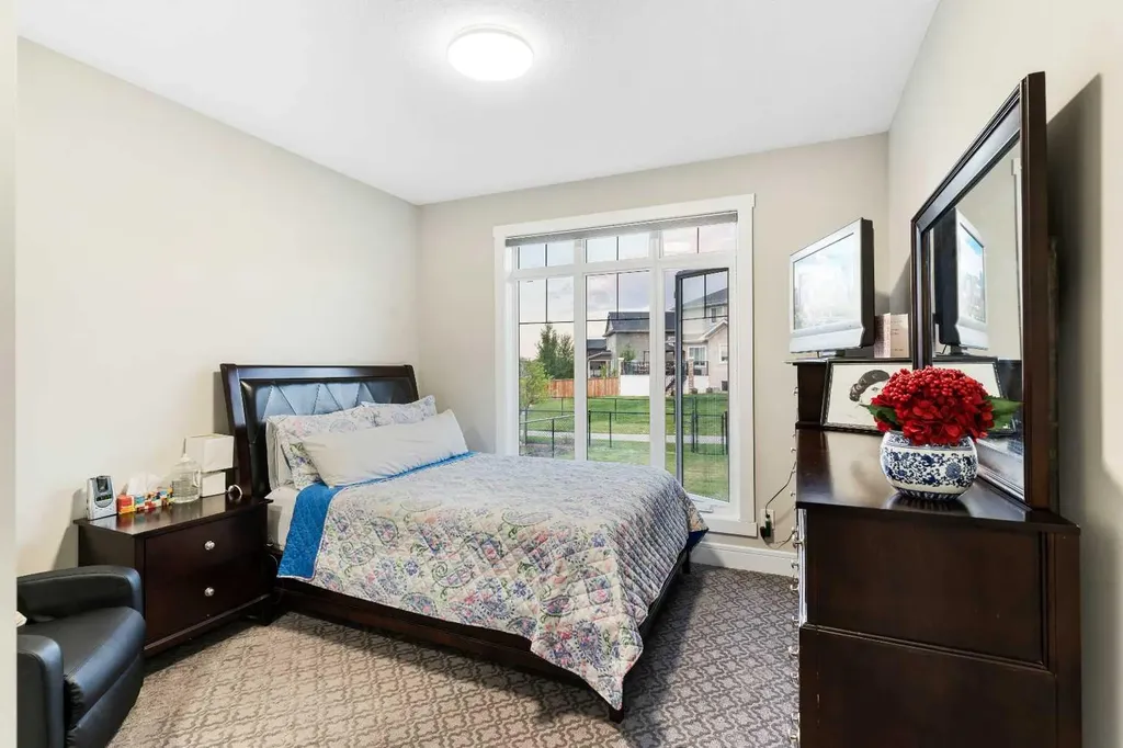 876 East Lakeview Road Chestermere AB T1X 0W7