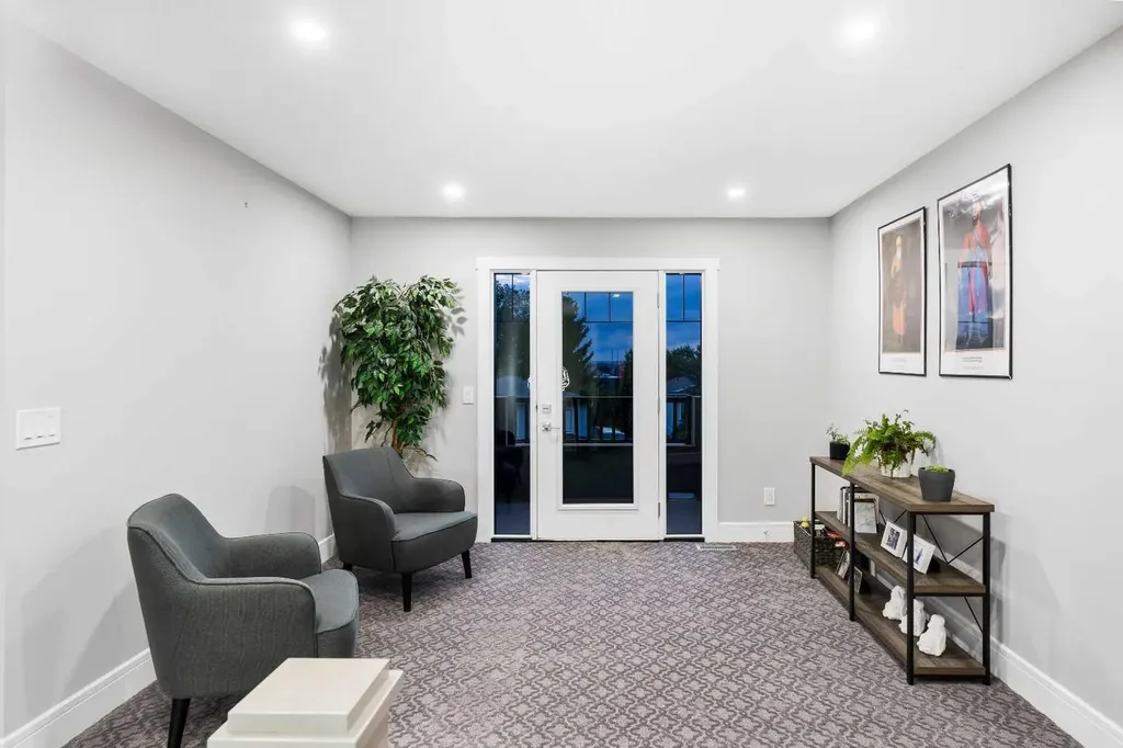 876 East Lakeview Road Chestermere AB T1X 0W7