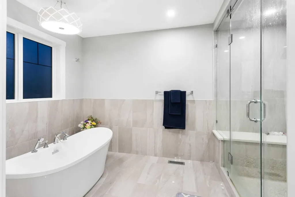 876 East Lakeview Road Chestermere AB T1X 0W7