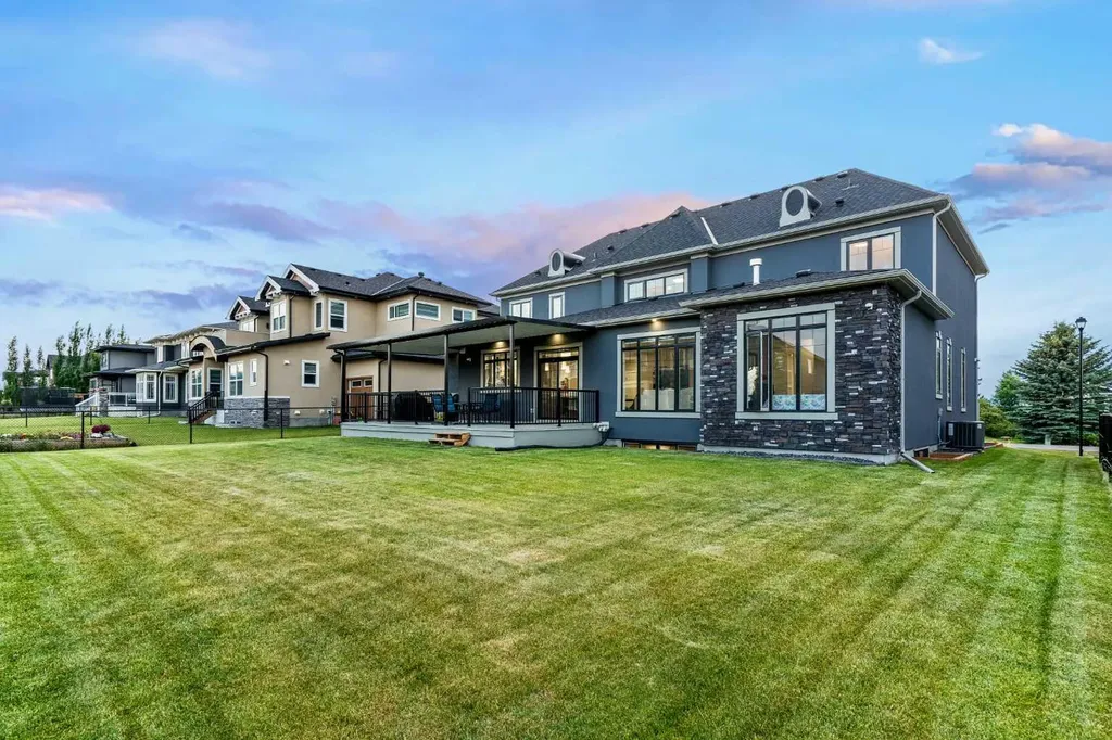 876 East Lakeview Road Chestermere AB T1X 0W7
