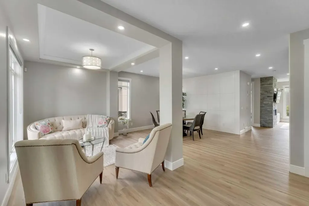 876 East Lakeview Road Chestermere AB T1X 0W7