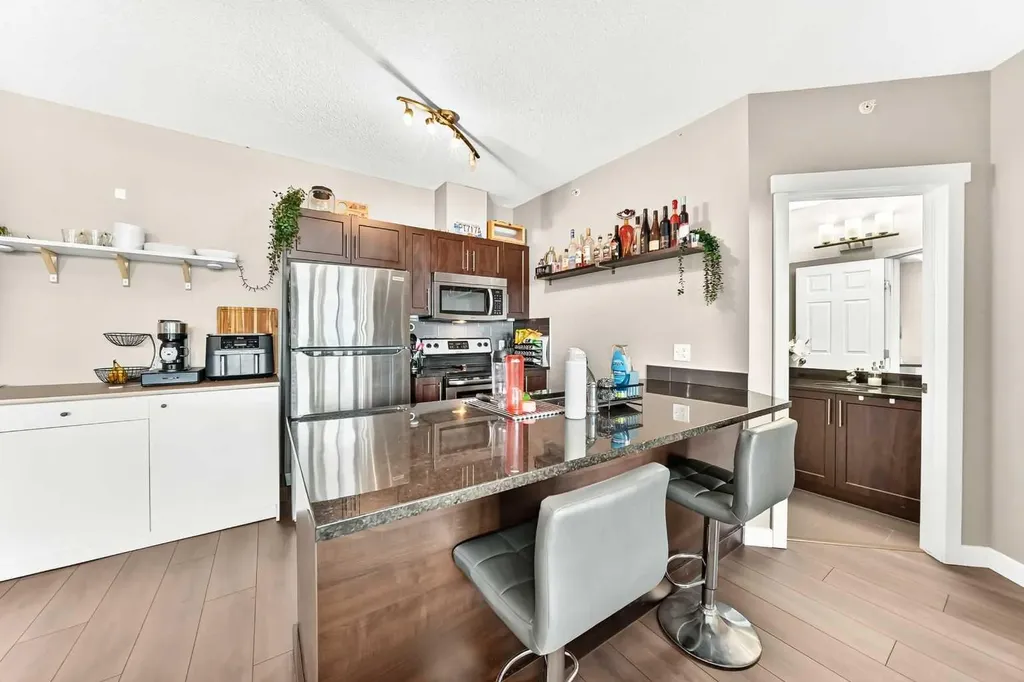 325 3 Street SE Calgary AB T2G0T9