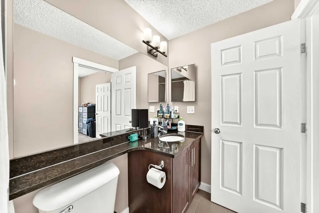 325 3 Street SE Calgary AB T2G0T9