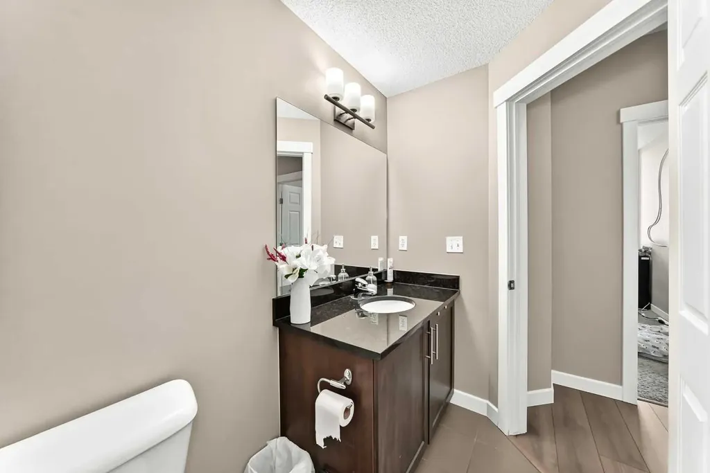 325 3 Street SE Calgary AB T2G0T9
