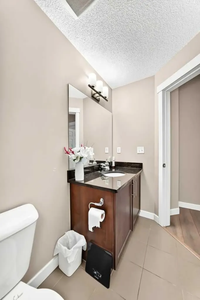 325 3 Street SE Calgary AB T2G0T9