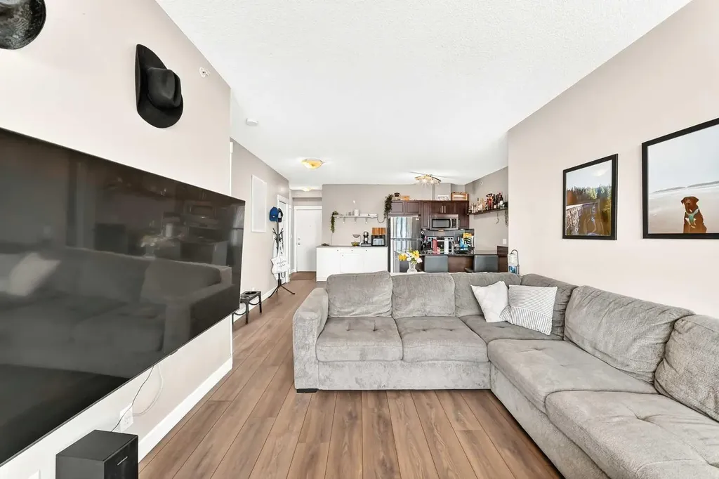 325 3 Street SE Calgary AB T2G0T9