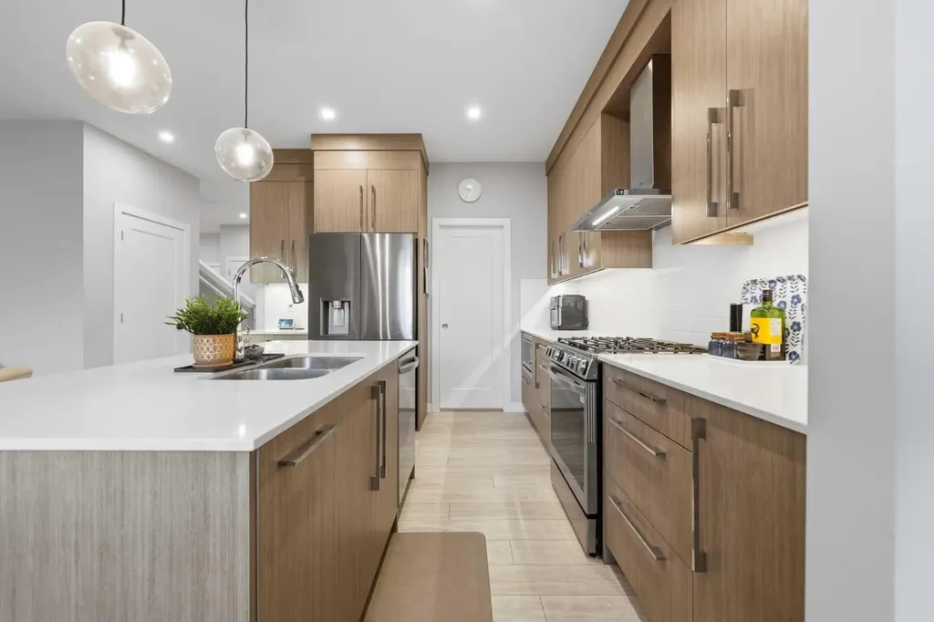 163 Dawson Wharf Rise Mount Chestermere AB t1x2x3