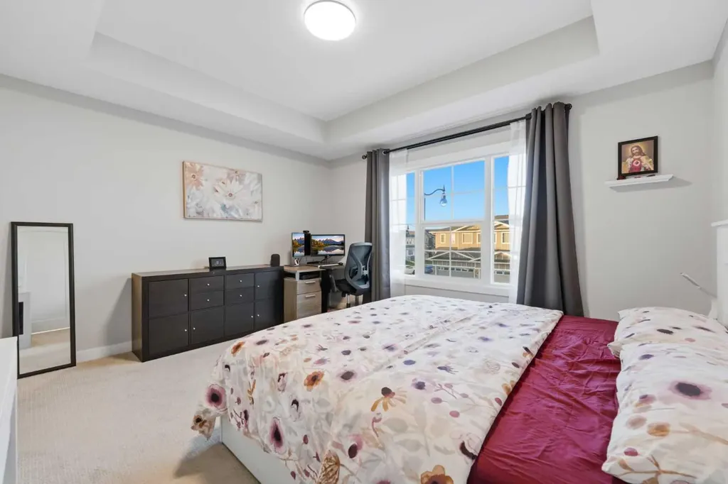 163 Dawson Wharf Rise Mount Chestermere AB t1x2x3