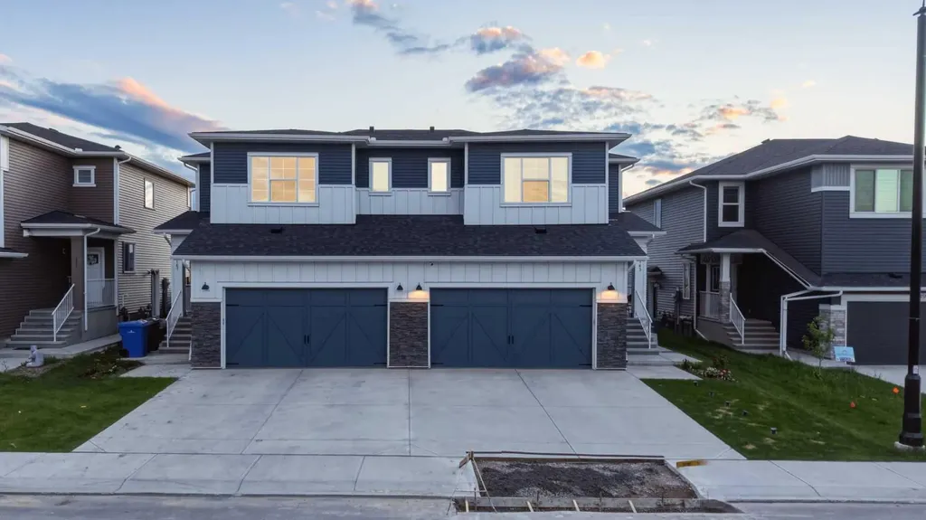 163 Dawson Wharf Rise Mount Chestermere AB t1x2x3
