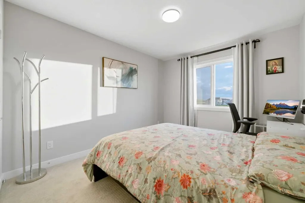 163 Dawson Wharf Rise Mount Chestermere AB t1x2x3