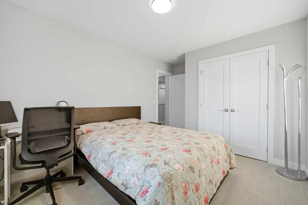163 Dawson Wharf Rise Mount Chestermere AB t1x2x3