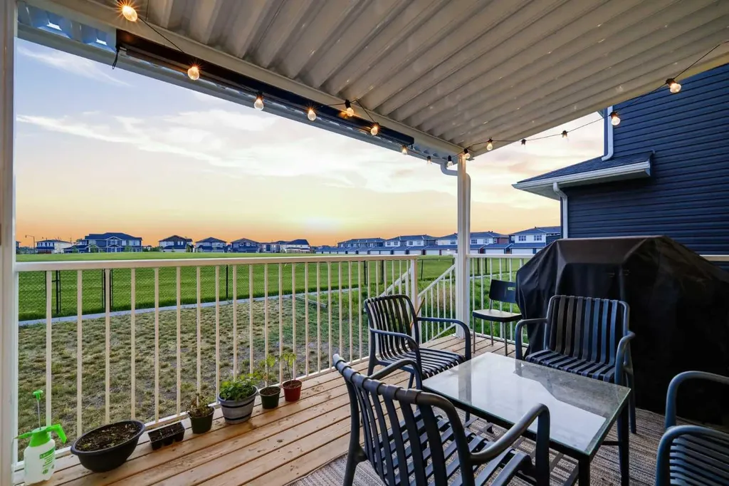 163 Dawson Wharf Rise Mount Chestermere AB t1x2x3