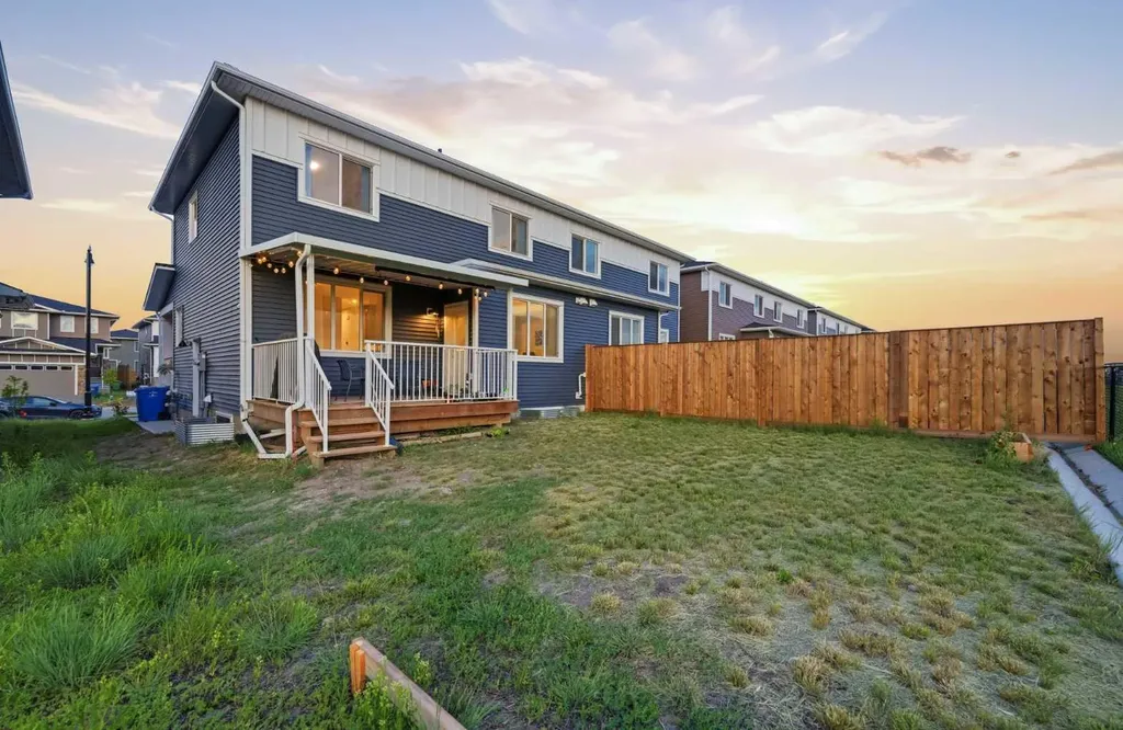 163 Dawson Wharf Rise Mount Chestermere AB t1x2x3