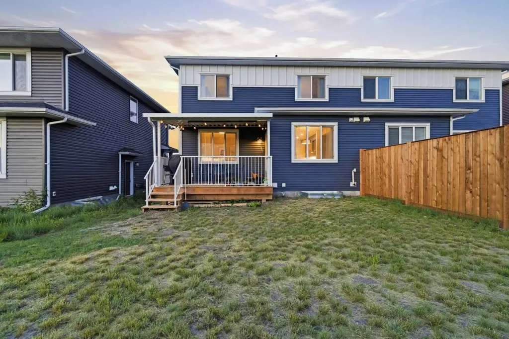 163 Dawson Wharf Rise Mount Chestermere AB t1x2x3