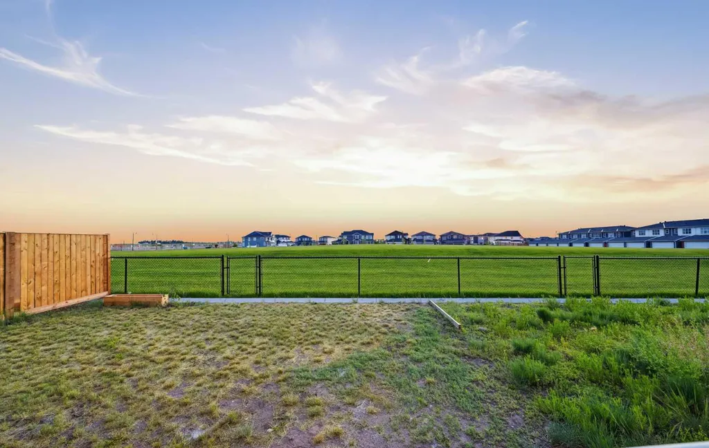 163 Dawson Wharf Rise Mount Chestermere AB t1x2x3