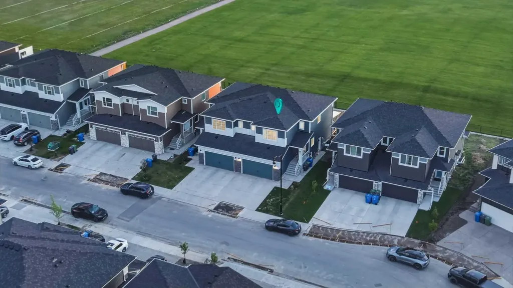 163 Dawson Wharf Rise Mount Chestermere AB t1x2x3