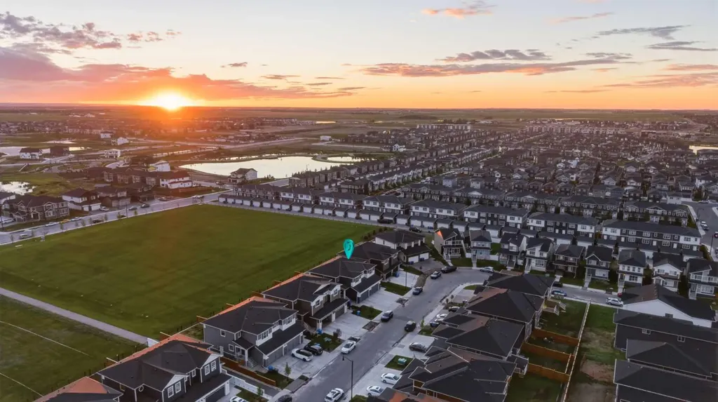163 Dawson Wharf Rise Mount Chestermere AB t1x2x3