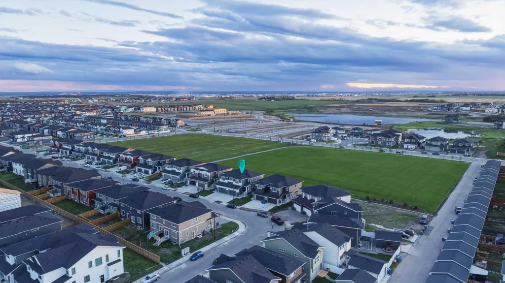163 Dawson Wharf Rise Mount Chestermere AB t1x2x3