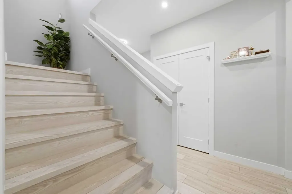 163 Dawson Wharf Rise Mount Chestermere AB t1x2x3