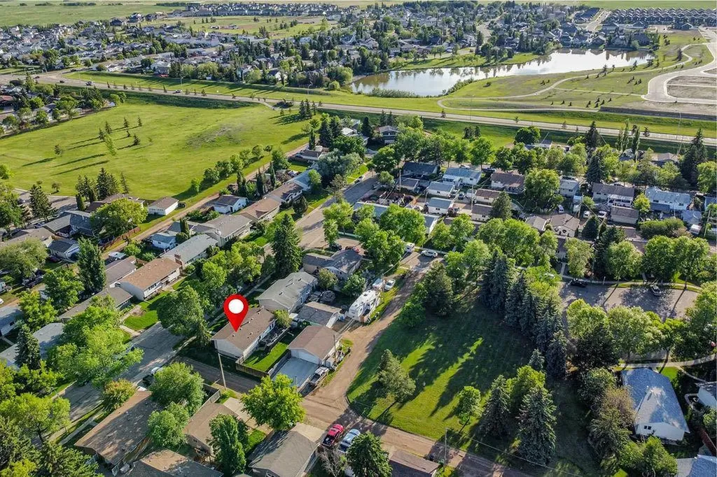 6606 44 Avenue Camrose AB T4V 2T9