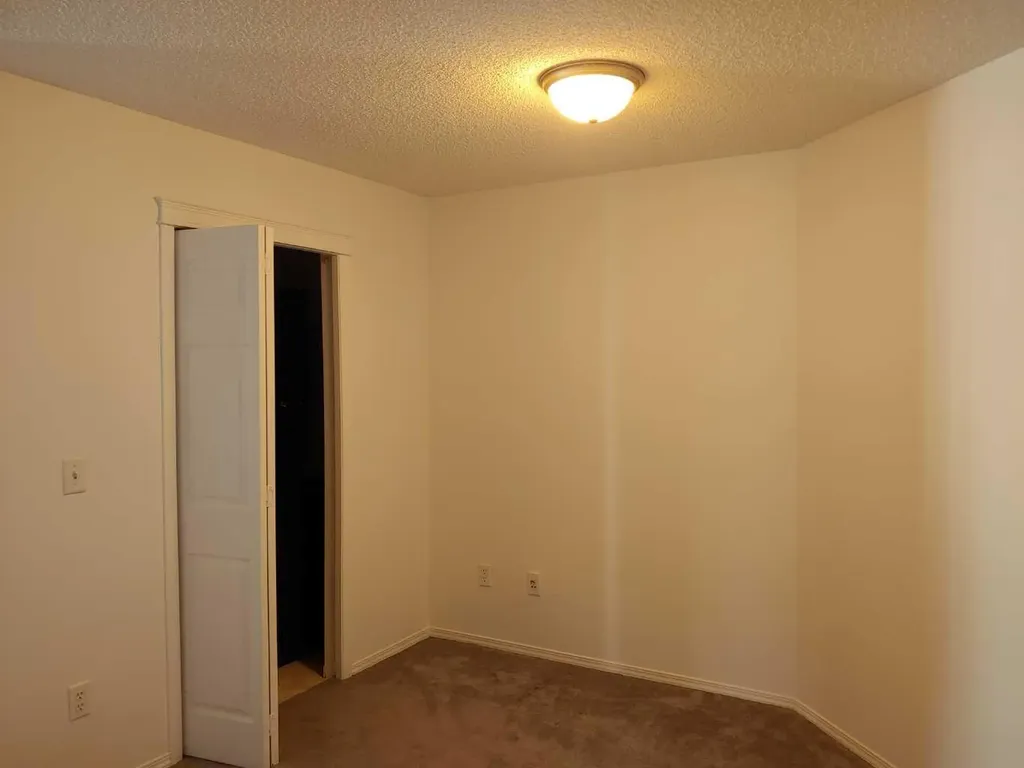 70 Panamount Drive NW Calgary AB T3K 5Z1