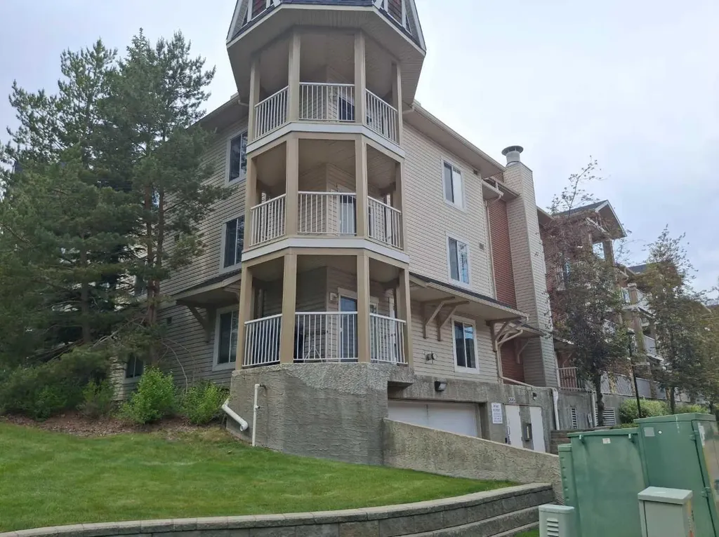 70 Panamount Drive NW Calgary AB T3K 5Z1