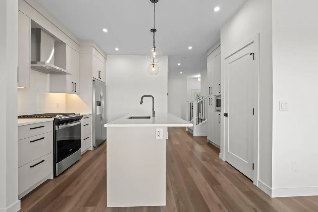 2244 Waterbury Road Chestermere AB T1X 2Y9