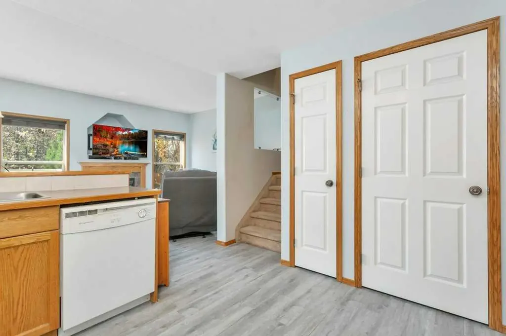 345 Addington Drive Red Deer AB T4R 3H7