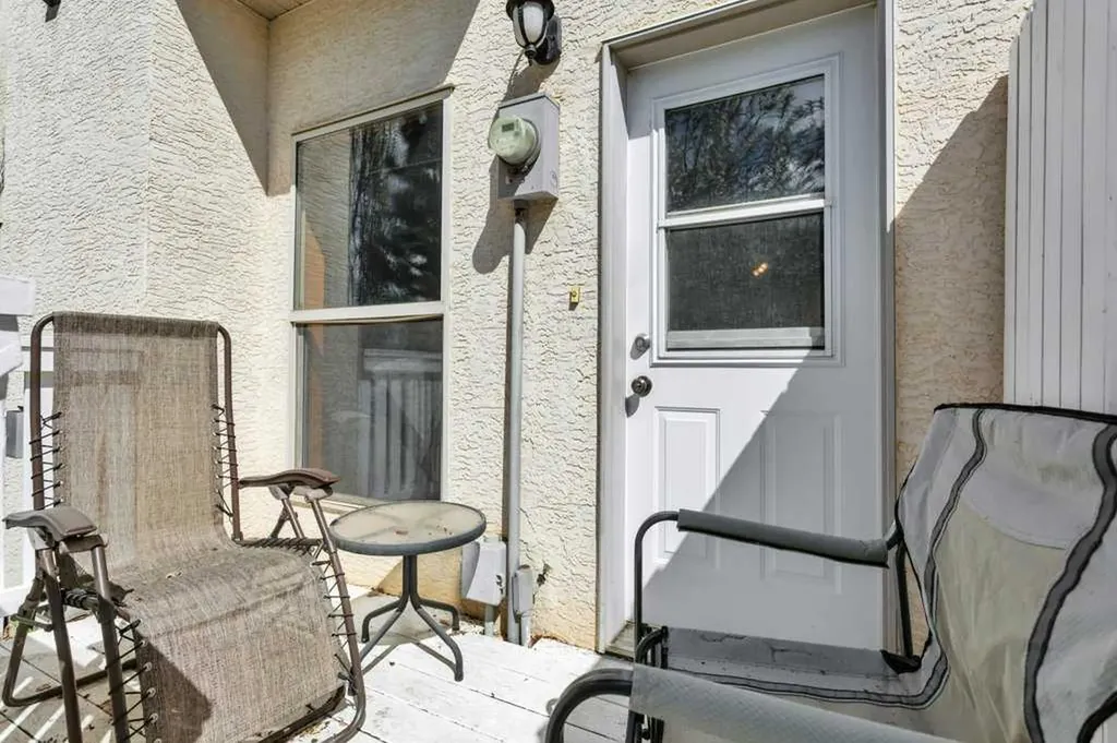 345 Addington Drive Red Deer AB T4R 3H7