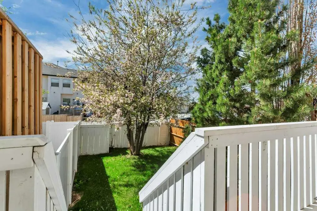 345 Addington Drive Red Deer AB T4R 3H7